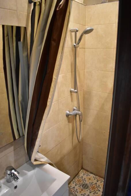 City Centre Pied-A-Terre Near Food Market And Walking Distance To Bus Terminus Валета Екстериор снимка